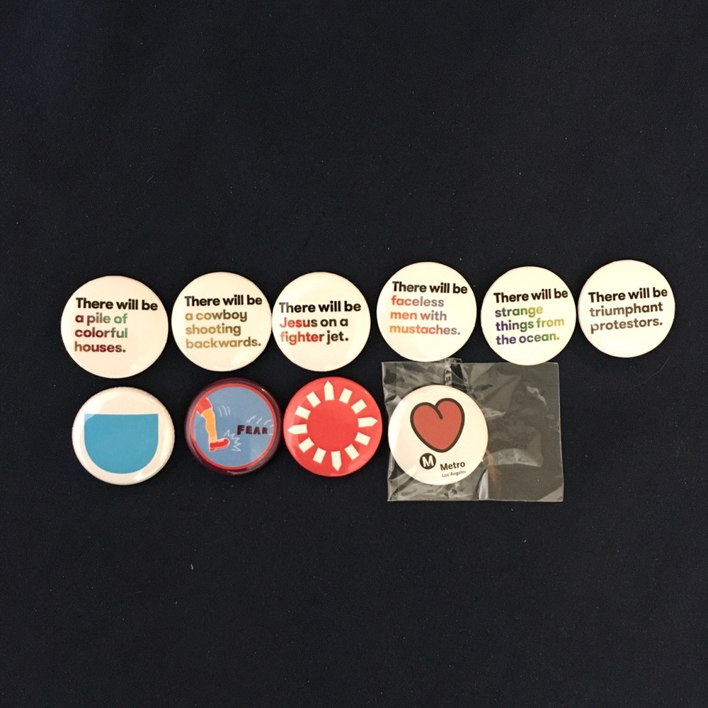 Various badge pins round buttons x10